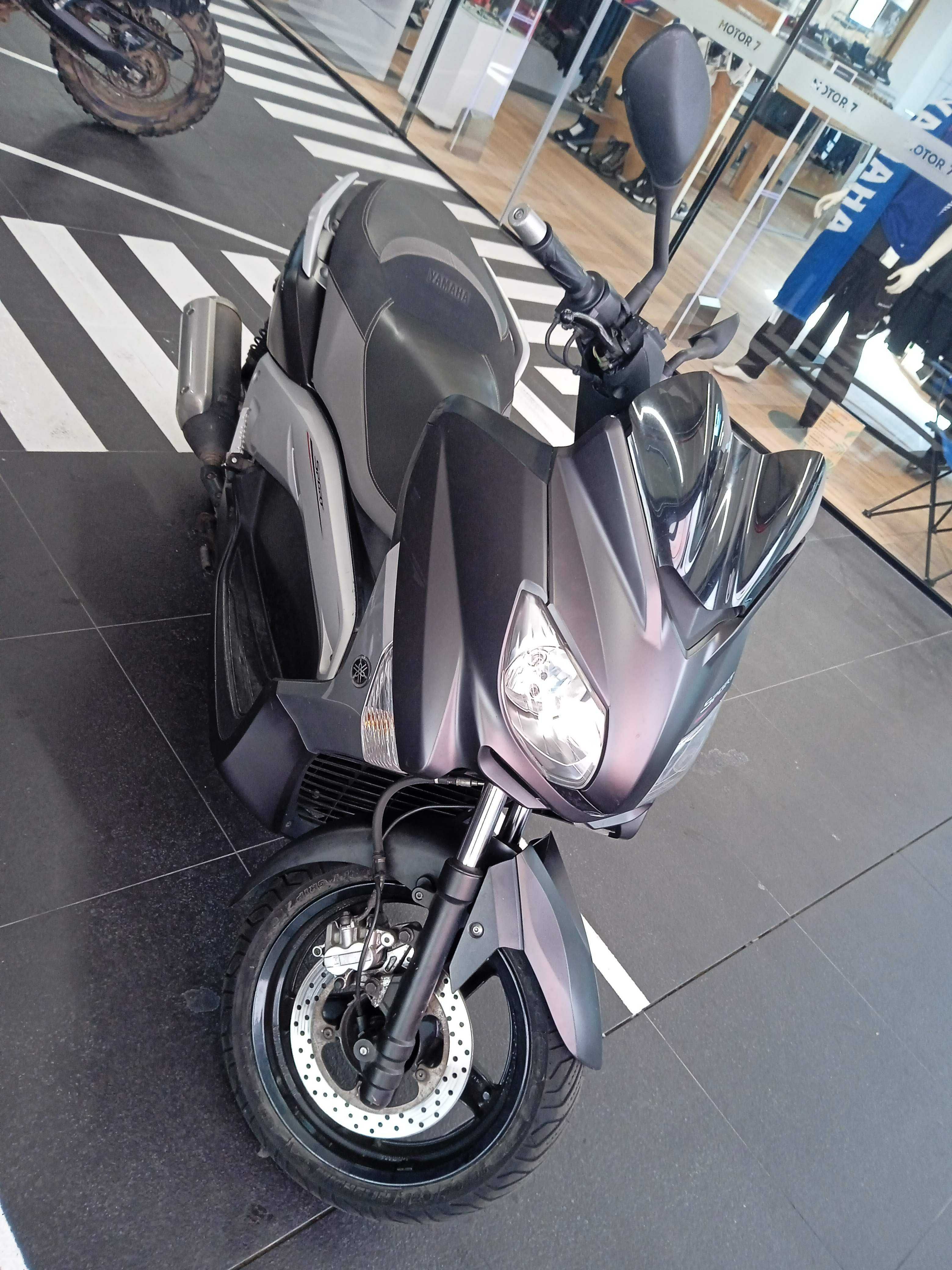 Yamaha Xmax 250 versão Sport