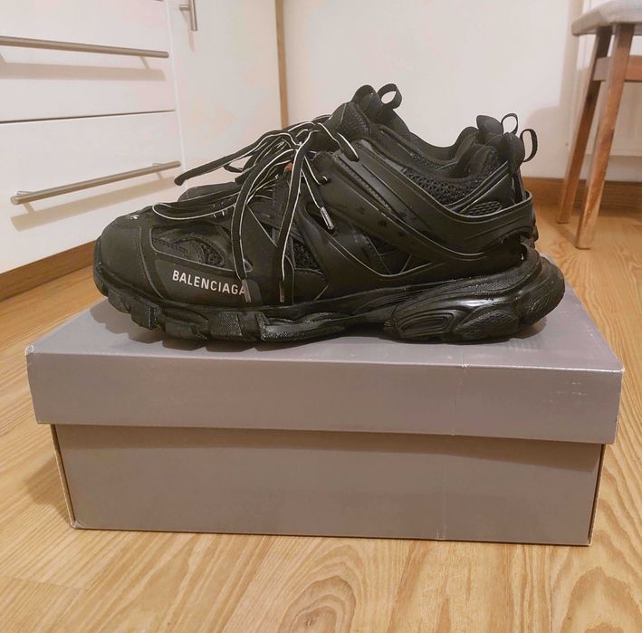 Balenciaga track 43