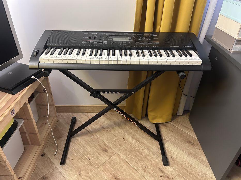 Casio CTK-3000 ze stojakiem