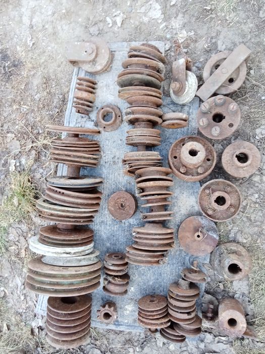 Шківи металеві,різні.