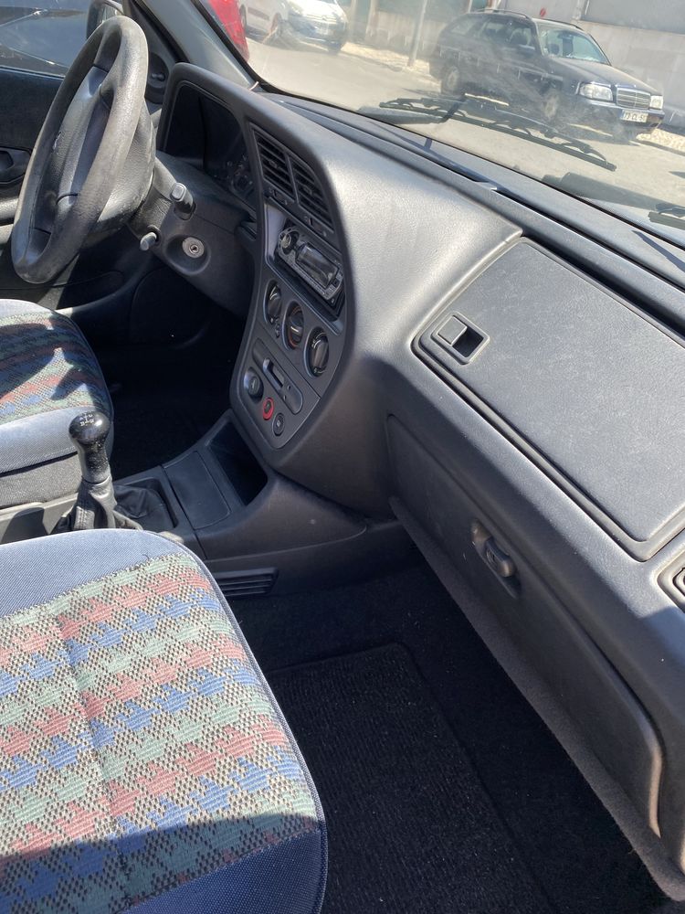 Vendo pegeout 306 a gas