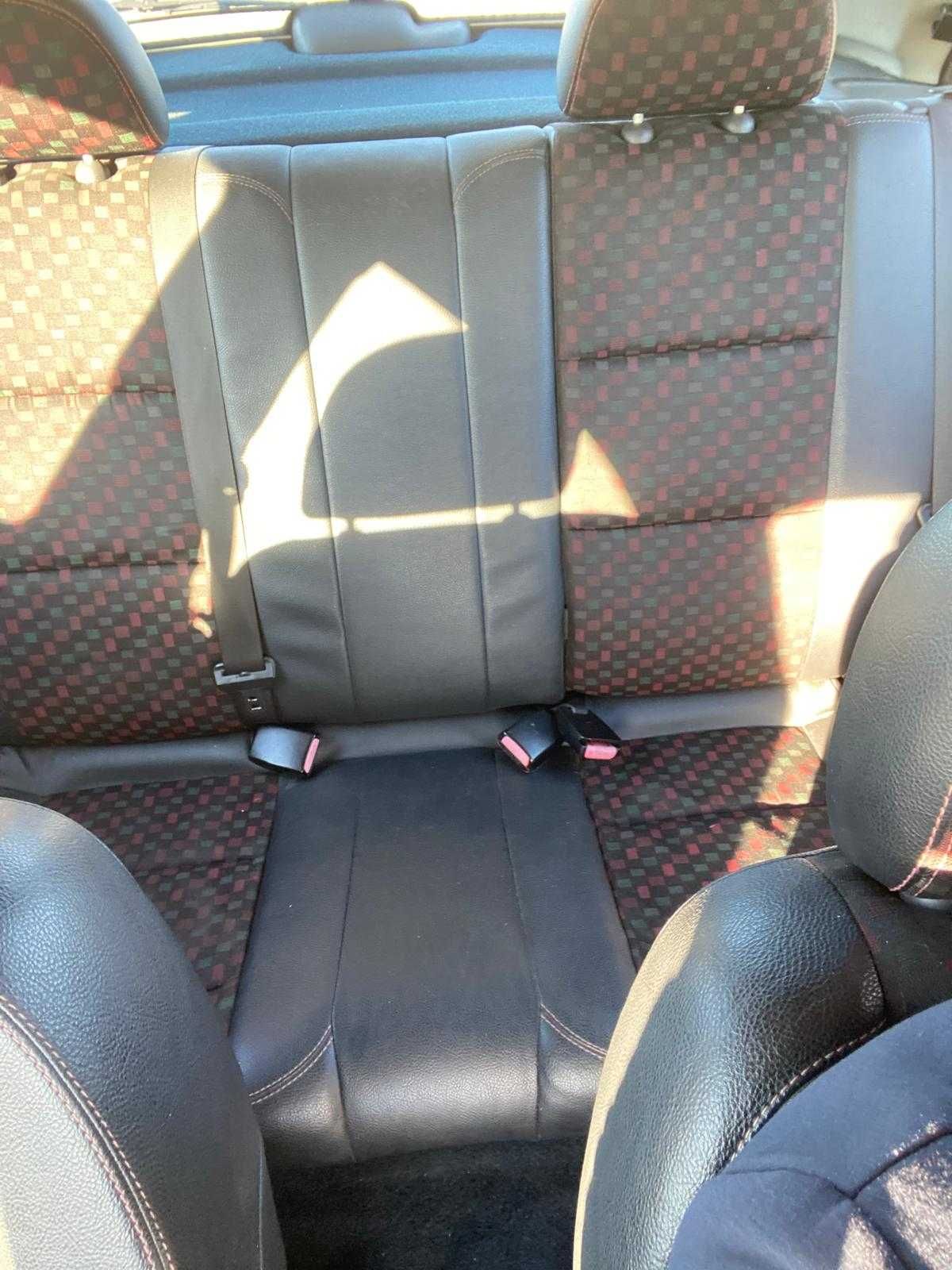 Vendo  MG ZR 1.4i 16v com 105cv a gasolina e GPL ESTÁ A ANDAR