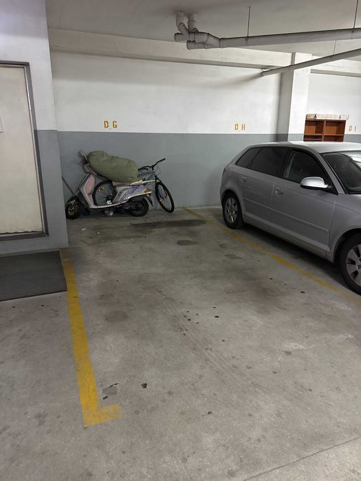 Lugar de garagem - Mozelos - Vários lugares disponíveis