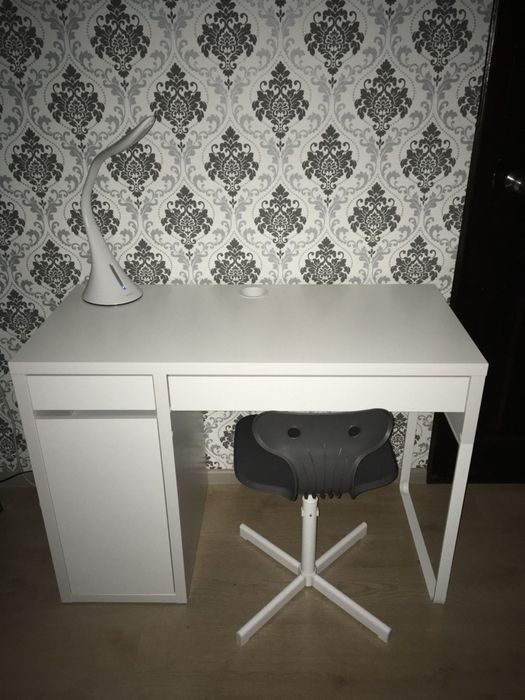 IKEA стіл білий стил для всього