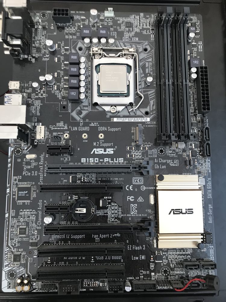 Продам материнську плату Asus