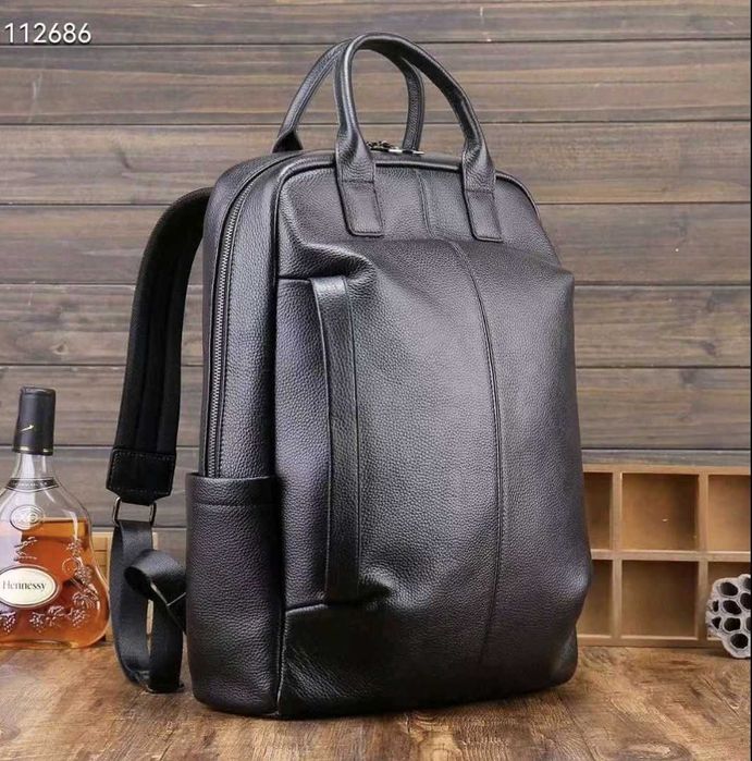 Вмістка шкіряна сумка-рюкзак чорна