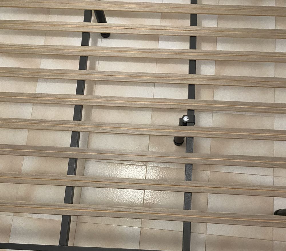 Colchão plkolin +estrado para cama de casal.