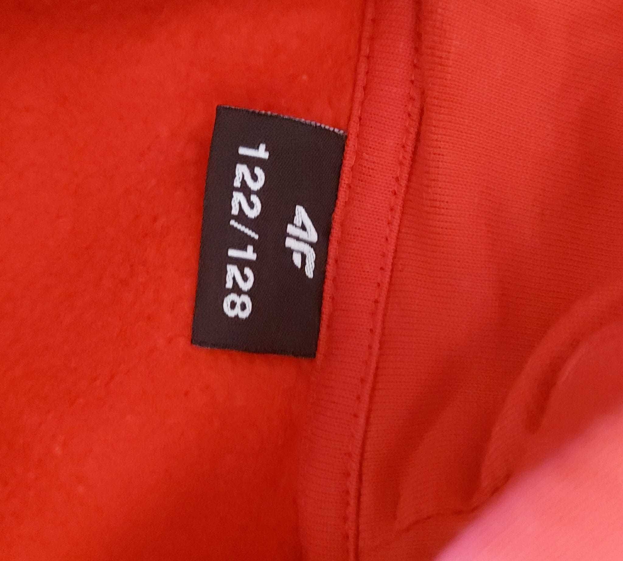 czerwona bluza 4F rozm 122/128, jak nowa