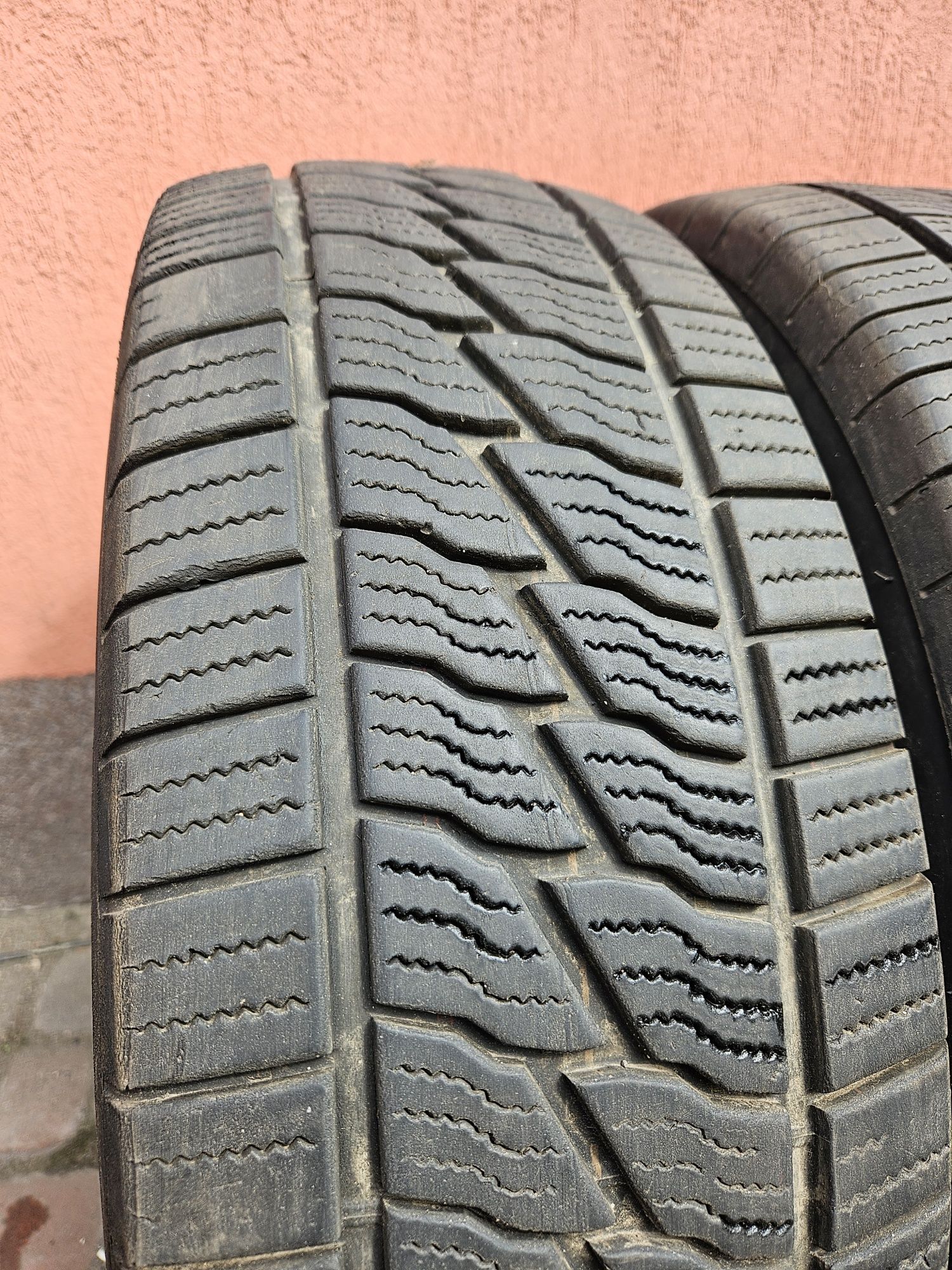 235 65 R16C Firestone VanHawk Multiseason 6mm  2szt