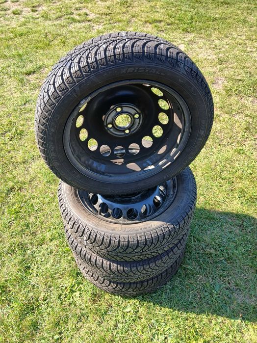 Opony zimowe z felgami 15" 4x100 Toyota Aygo, Citroen C1, Super Stan