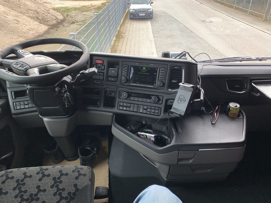 Scania 450S low deck