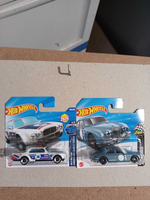 Miniaturas Hotwheels Mainline 2025