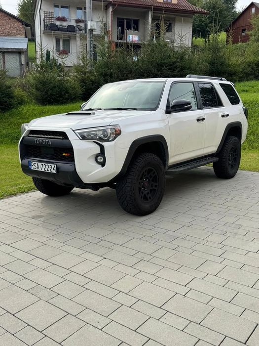 Toyota 4-Runner Venture Special Edition 4.0 v6, lift 2 cale, opony AT