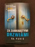 Książka pt Za zamkniętymi drzwiami