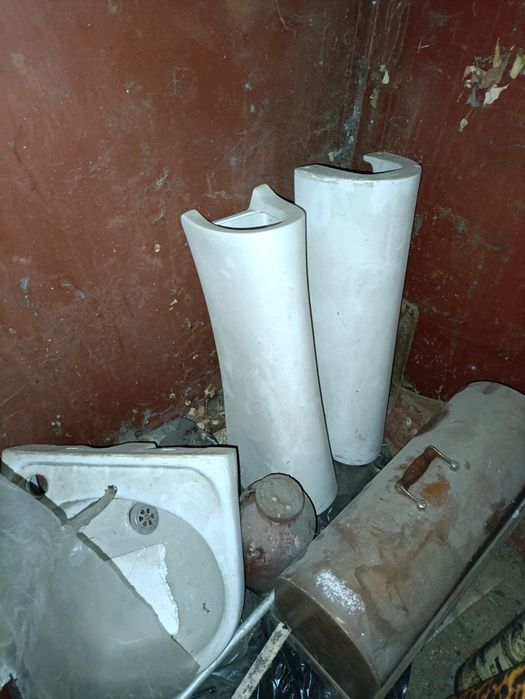 Нога для умывальника