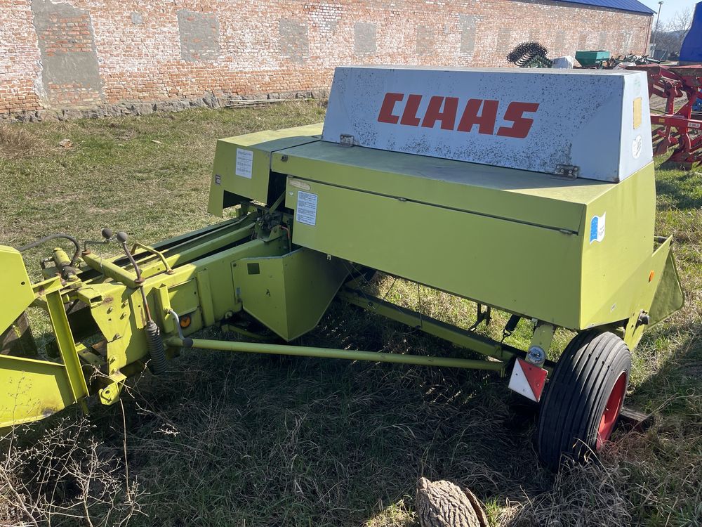 Прес-підбирач CLAAS MARKANT 65