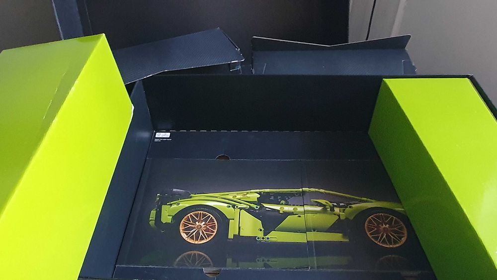 Lego technic 42115 - Lamborghini Sian - olbrzymi model