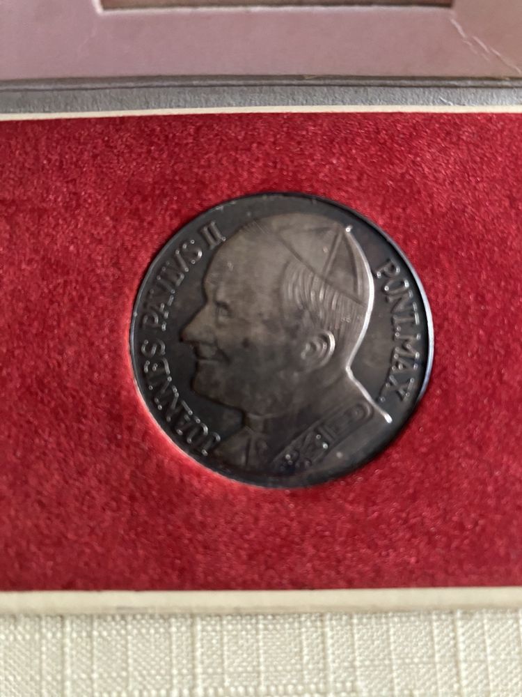 Srebrny medal z Janem Pawłem II