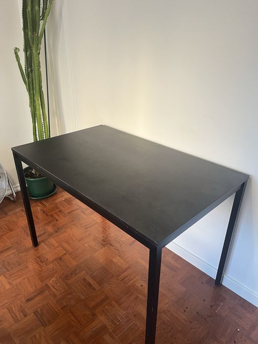 Mesa de cozinha em ótimo estado