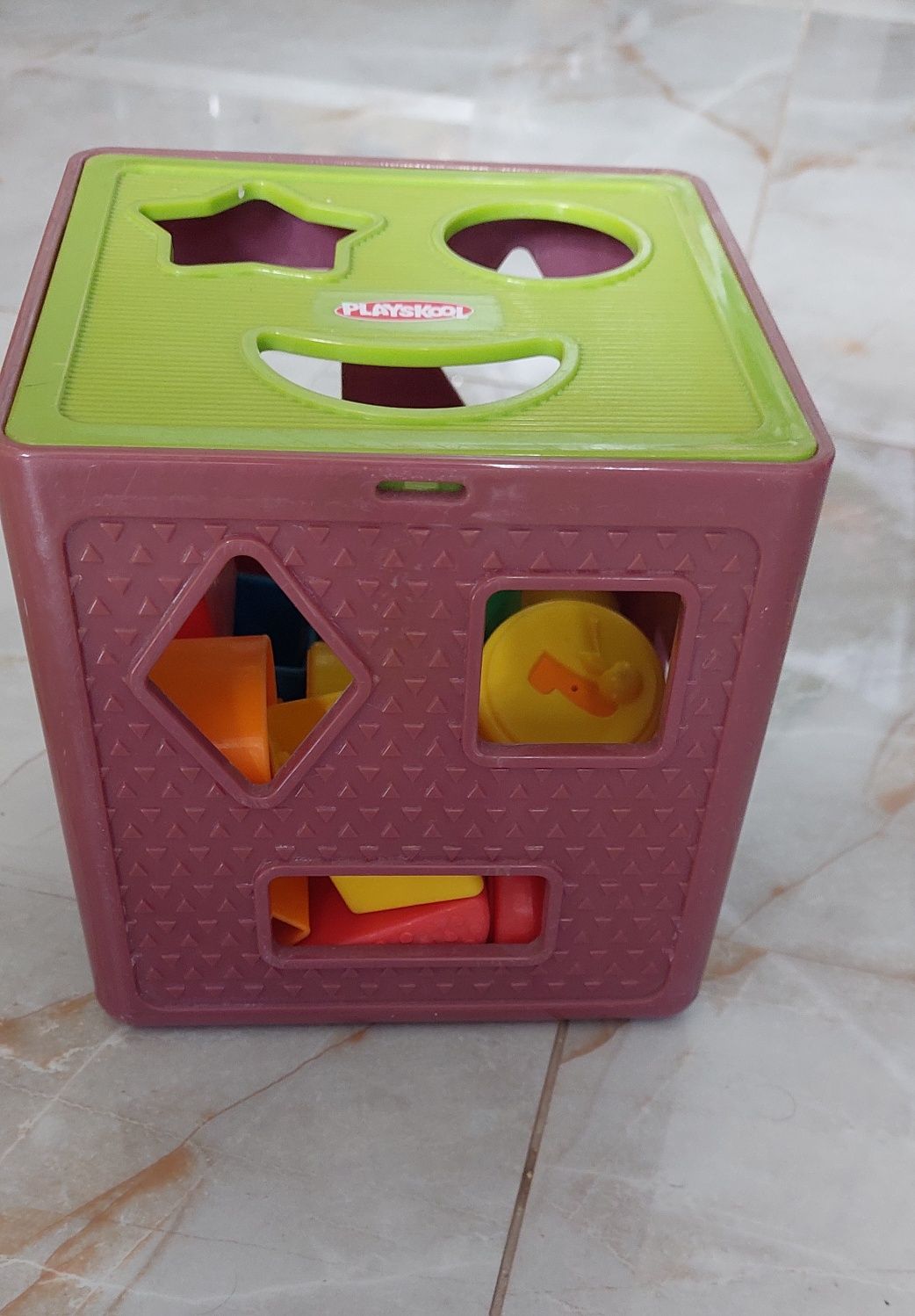 Kostka sensoryczna  Playskool połna kształtów SORTER