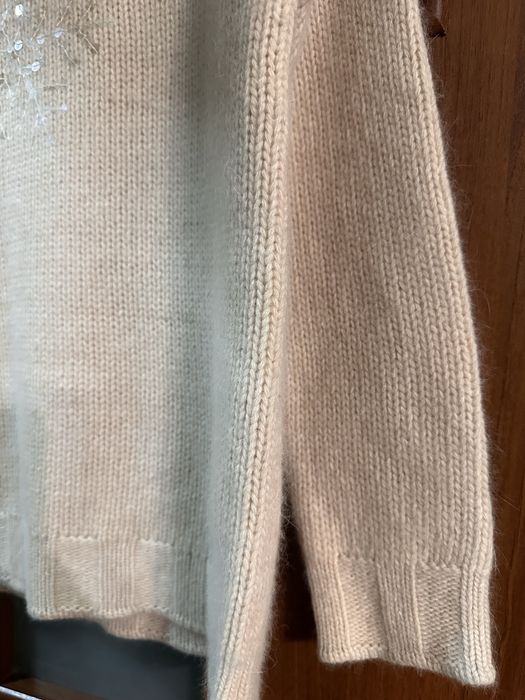 Нежный свитер под горло