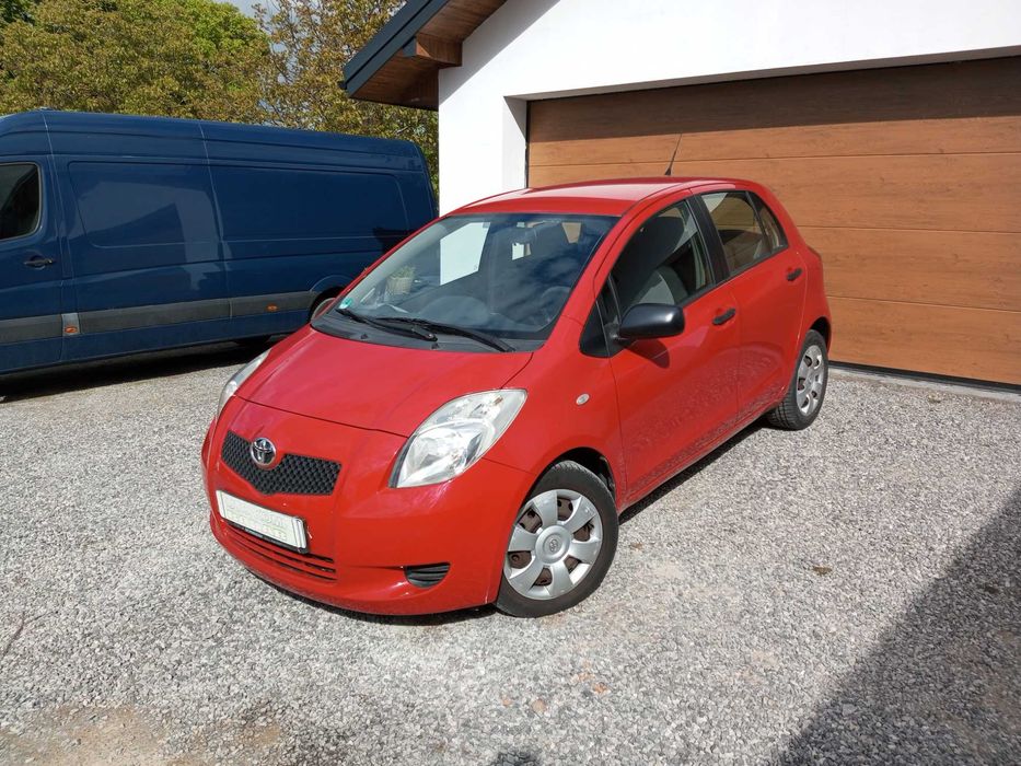 Toyota Yaris 1.3 Benzyna 97000 km przebiegu 2 x koła Kamera