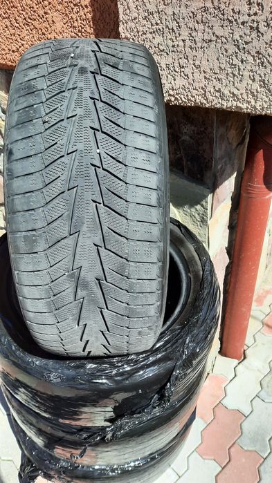 Шини б/у 225/50/R17.     Hankook