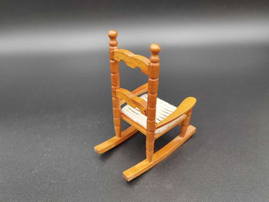 Mini mebelki z serii skala 1:12 fotel bujany