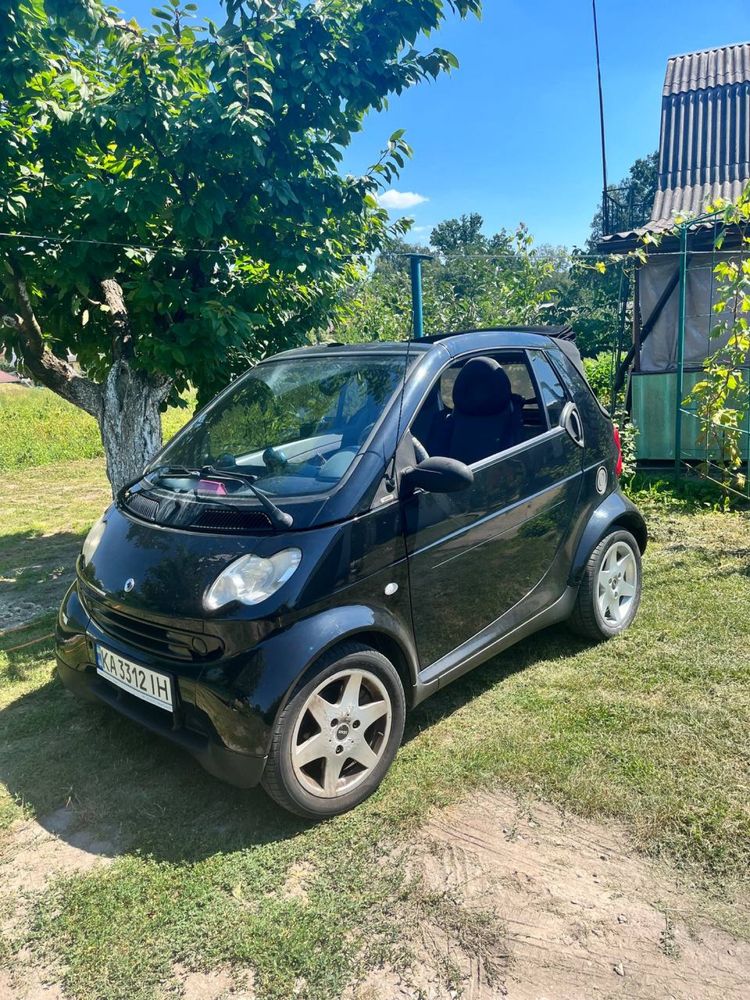 Автомобіль Smart Cabrio