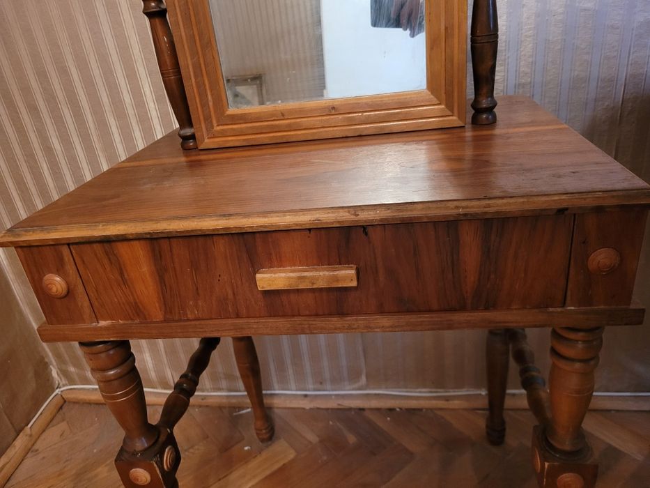 Stylowa Toaletka z Lustrem – Fornir  – Toczone Nogi – Do renowacji