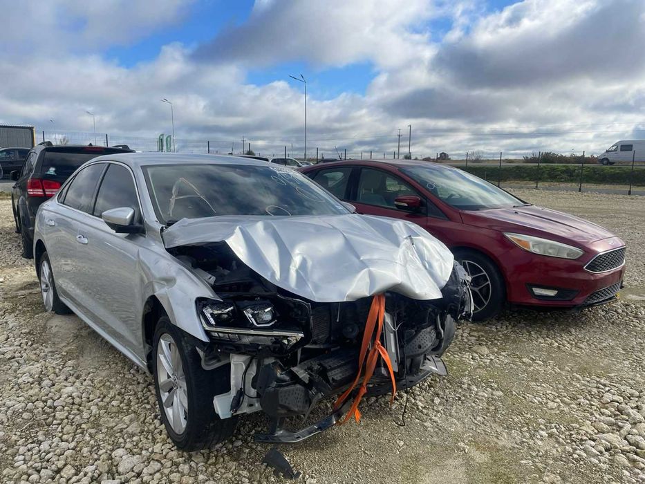 Продам 2020 VOLKSWAGEN PASSAT SE авто розмитнене 127т км пробігу