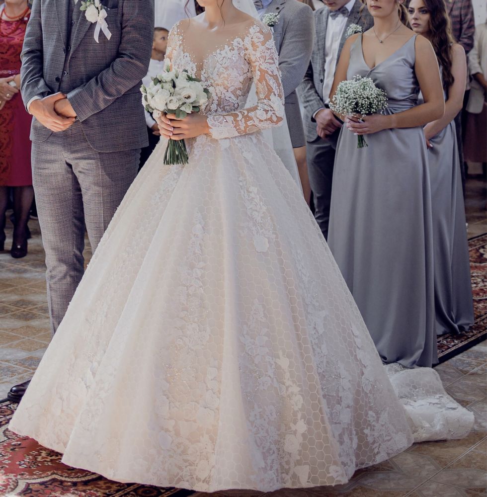 Весільне плаття/ весільна сукня