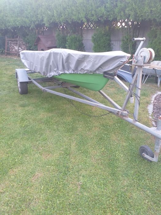 Łódka z przyczepką