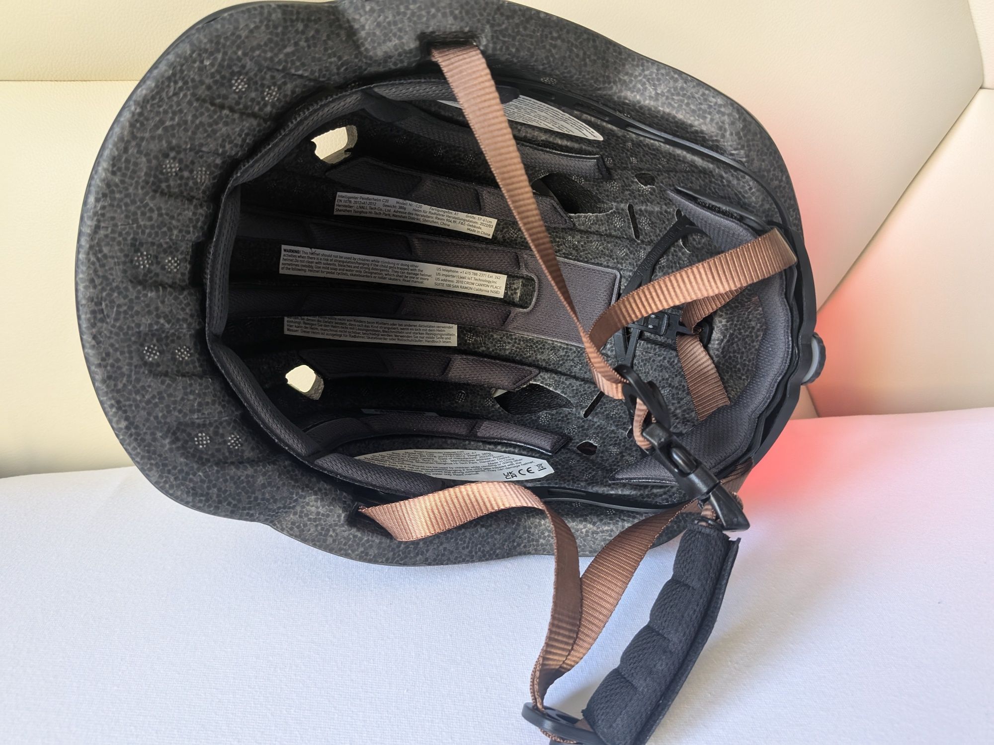 Livall C20 Kask z LED na Hulajnogę / Rowerowy / Rolki /  Czarny