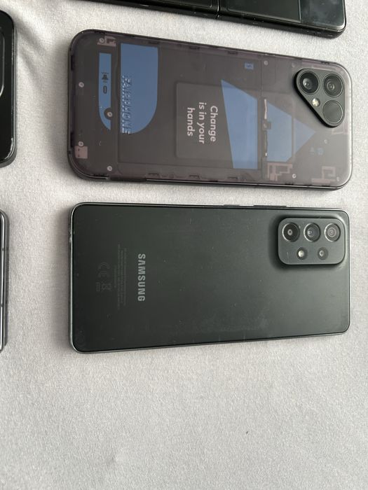 Motorola razr Samsung flip