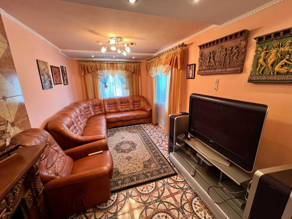 Просторий цегляний будинок, лише 20хв до міста!!