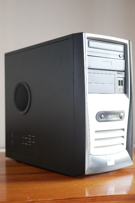 Komputer Asus P5G41C-M LX C2D 3,00 GHz 4GB RAM HD 80GB