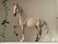 Breyer Traditional klacz Airiella