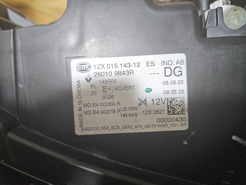 Renault Megane V 5 e-tech electric full led lewa prawa czarne komplet