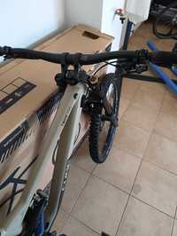 Rower zjazdowy Cube two 15 pro