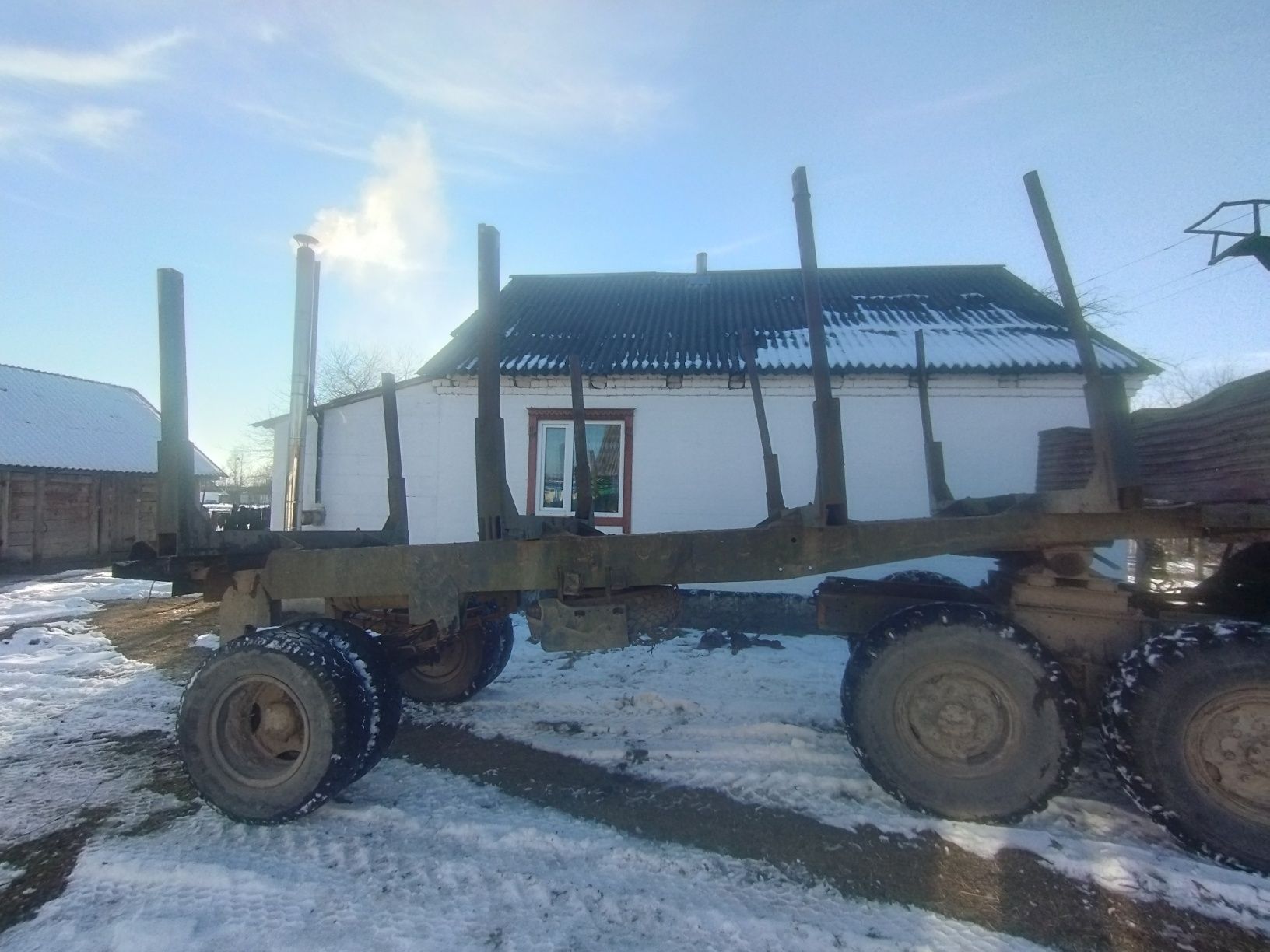 Прицеп сідловий для лісу