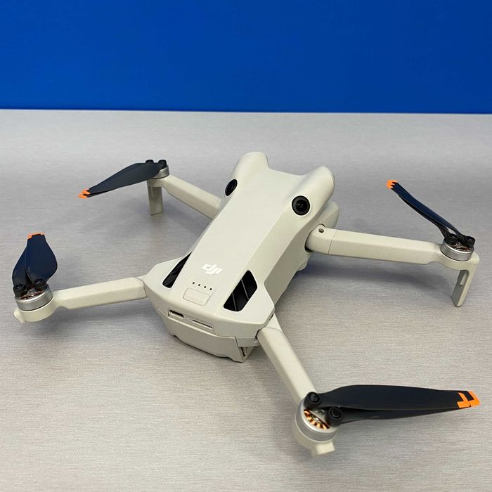 DJI Mini 4 Pro Fly More Combo (DJI RC 2)