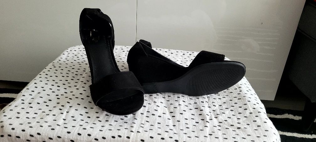 NOWE buty z odkrytymi palcami na koturnie h&m rozmiar 39