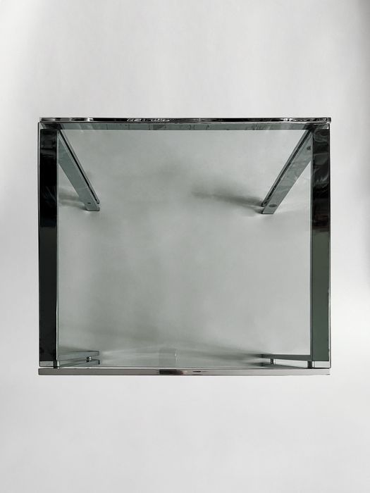 Stolik metalowy ze szklanym blatem, srebrna konstrukcja, kwadrat, loft