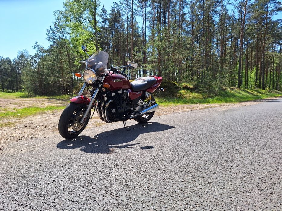 Yamaha Xjr 1200.