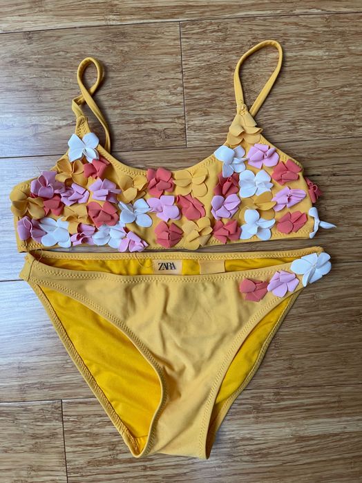 Stroje kąpielowe dziewczęce r.146-152