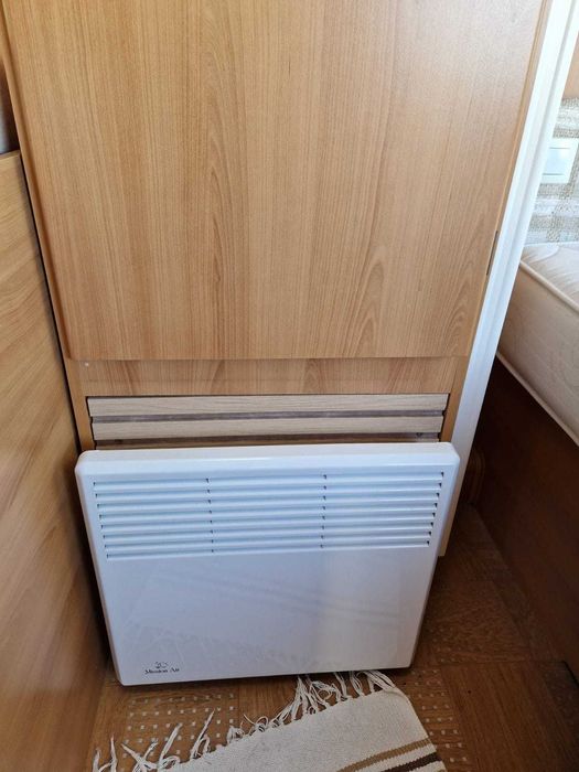 Kompaktowa przyczepa kempingowa Rubis 390