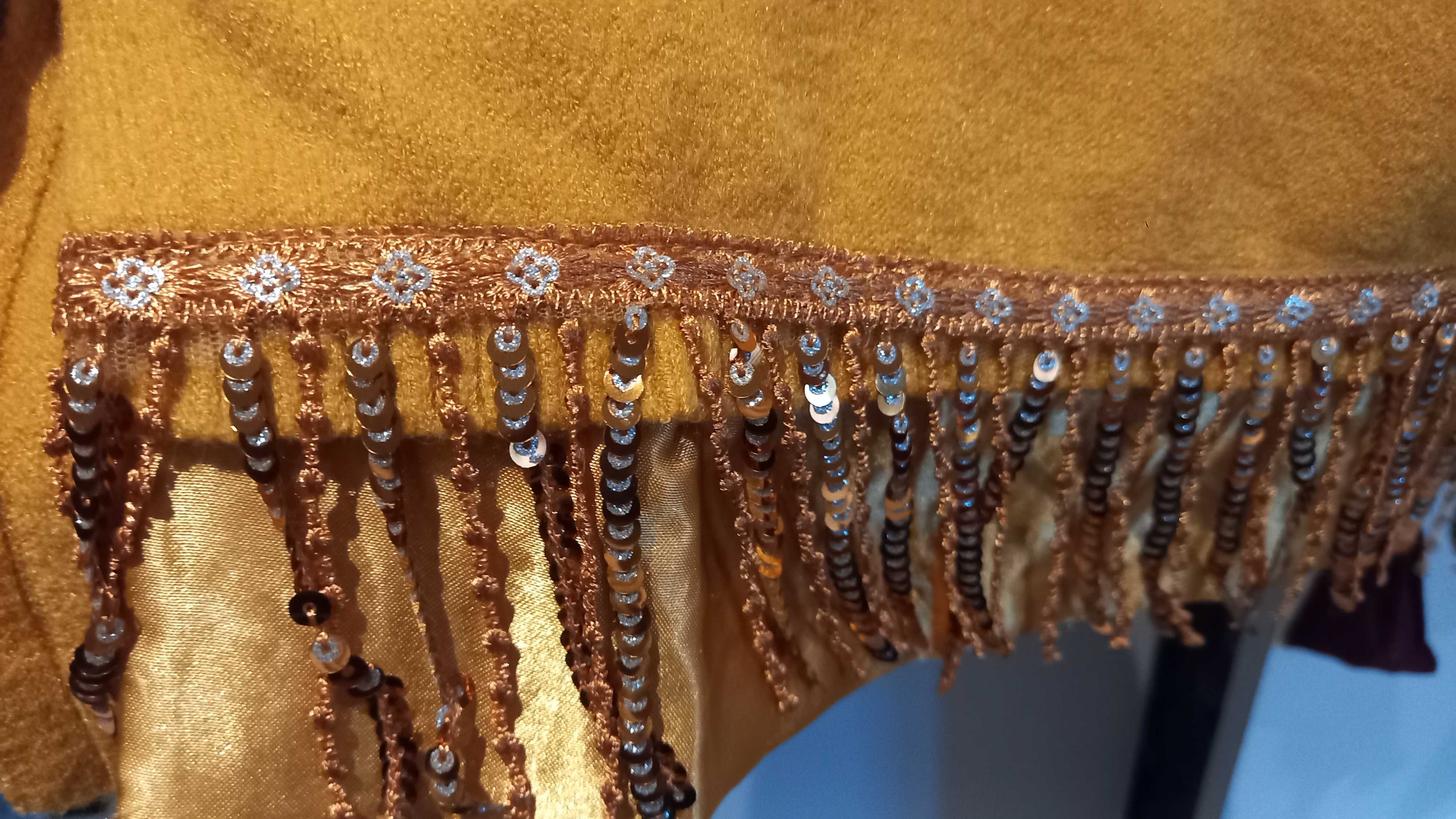 Camisola amarela com aplicação acetinada e lantejoulas - M - Minority