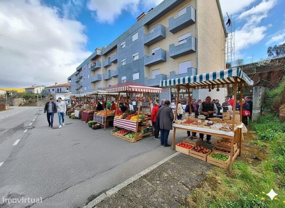 Loja centro Armamar ideal transformar apartamento