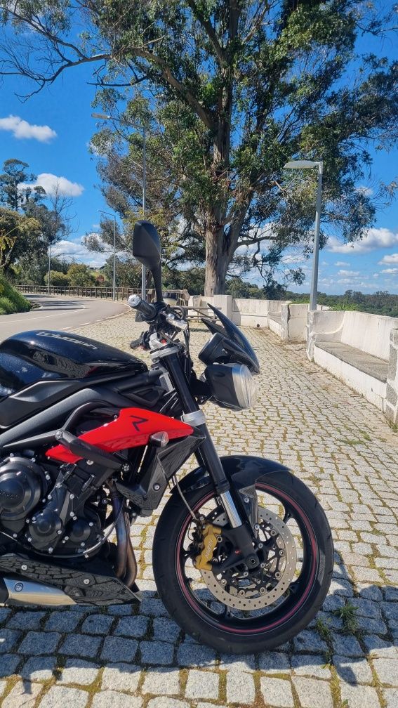 Triumph Street Triple R
